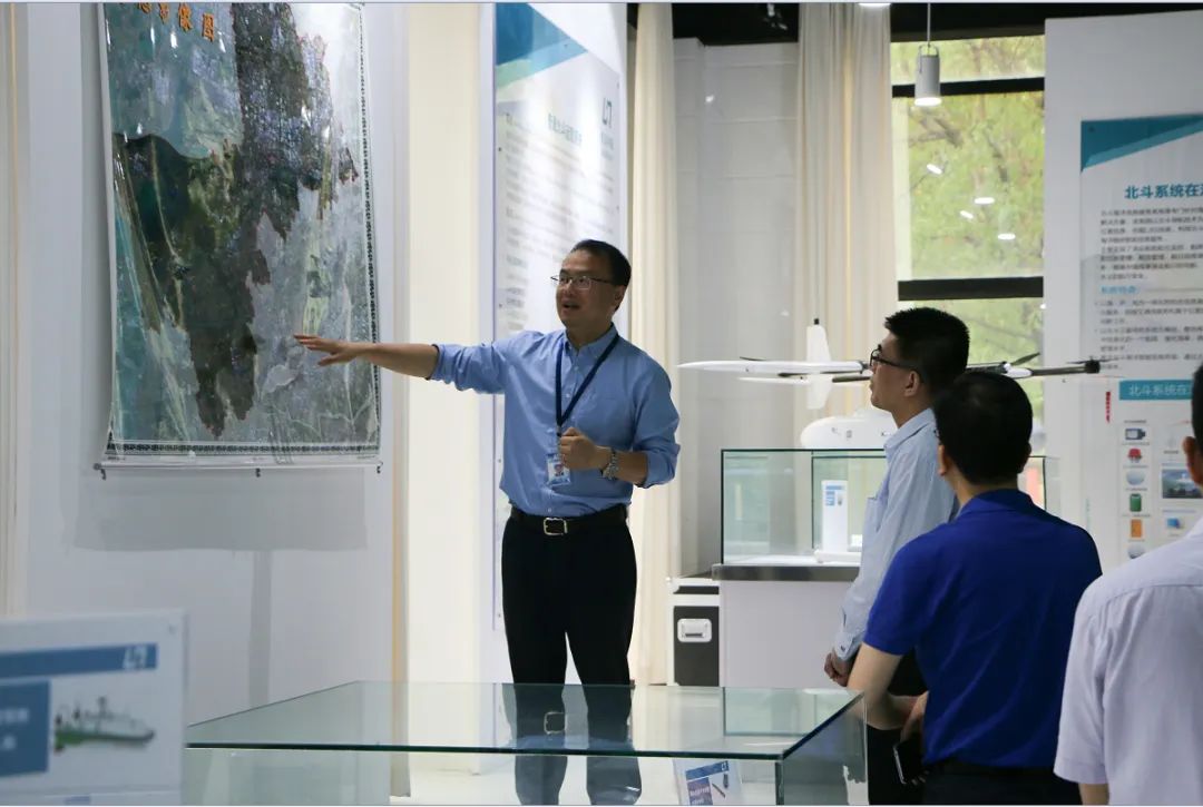 上海市生態(tài)環(huán)境局副局長朱石清一行蒞臨普適調(diào)研(圖1)