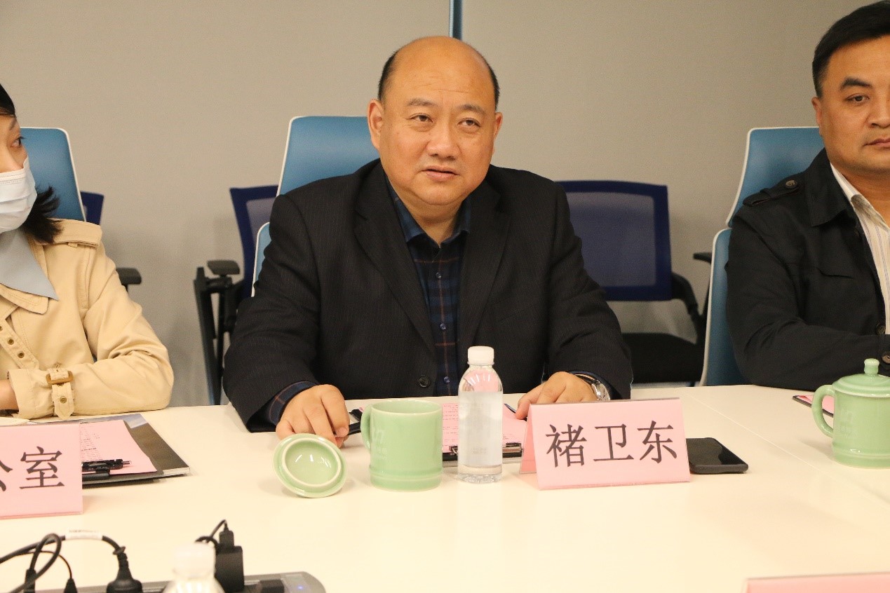 上海區(qū)縣生態(tài)環(huán)境局局長走進(jìn)普適系列 ③ |崇明區(qū)生態(tài)環(huán)境局局長褚衛(wèi)東蒞臨普適導(dǎo)航檢查指導(dǎo)(圖2)